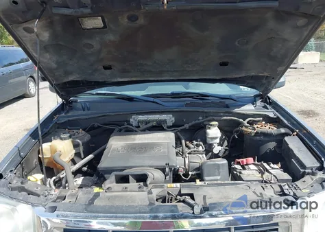 2010 Ford Escape Xlt z USA, uszkodzony, nr VIN 1FMCU9DG7AKD31754